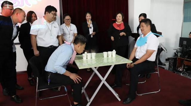 集團(tuán)九月份員工生日會